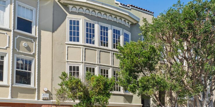 21 Mallorca Way • Marina Charmer